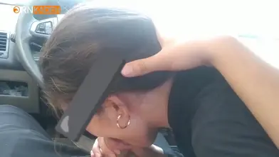 فیلم سکس ایرانی دختر حشری تو ماشین برای دوست پسرش ساک میزنه